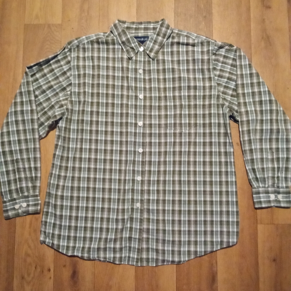 NWOT "Mountain Lake" long sleeve button down plaid shirt